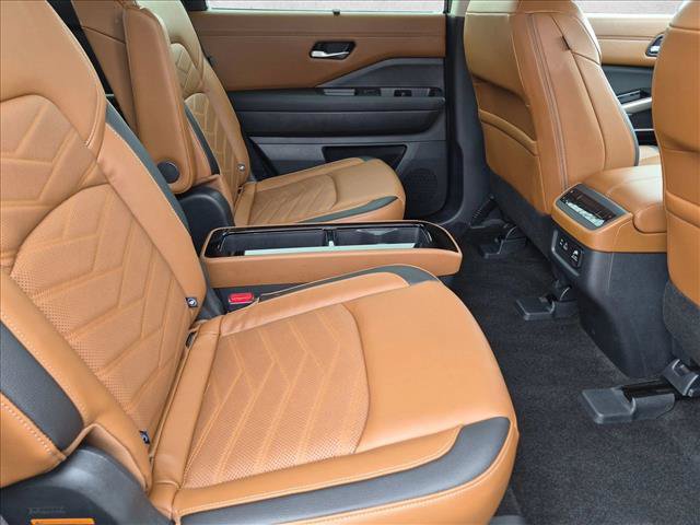 Used 2024 Nissan Pathfinder Platinum AWD/4WD image 22