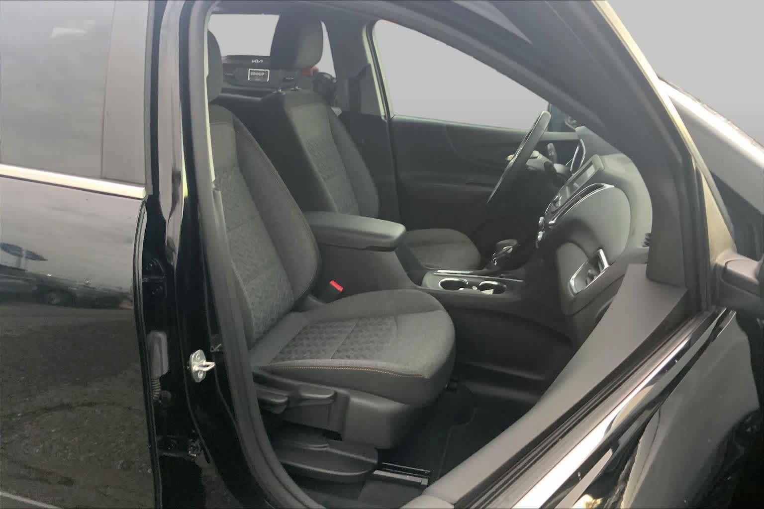 Used 2023 Chevrolet Equinox LT FWD image 9