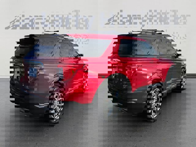 Certified 2021 Ford Explorer XLT w/ Equipment Group 202A image 5