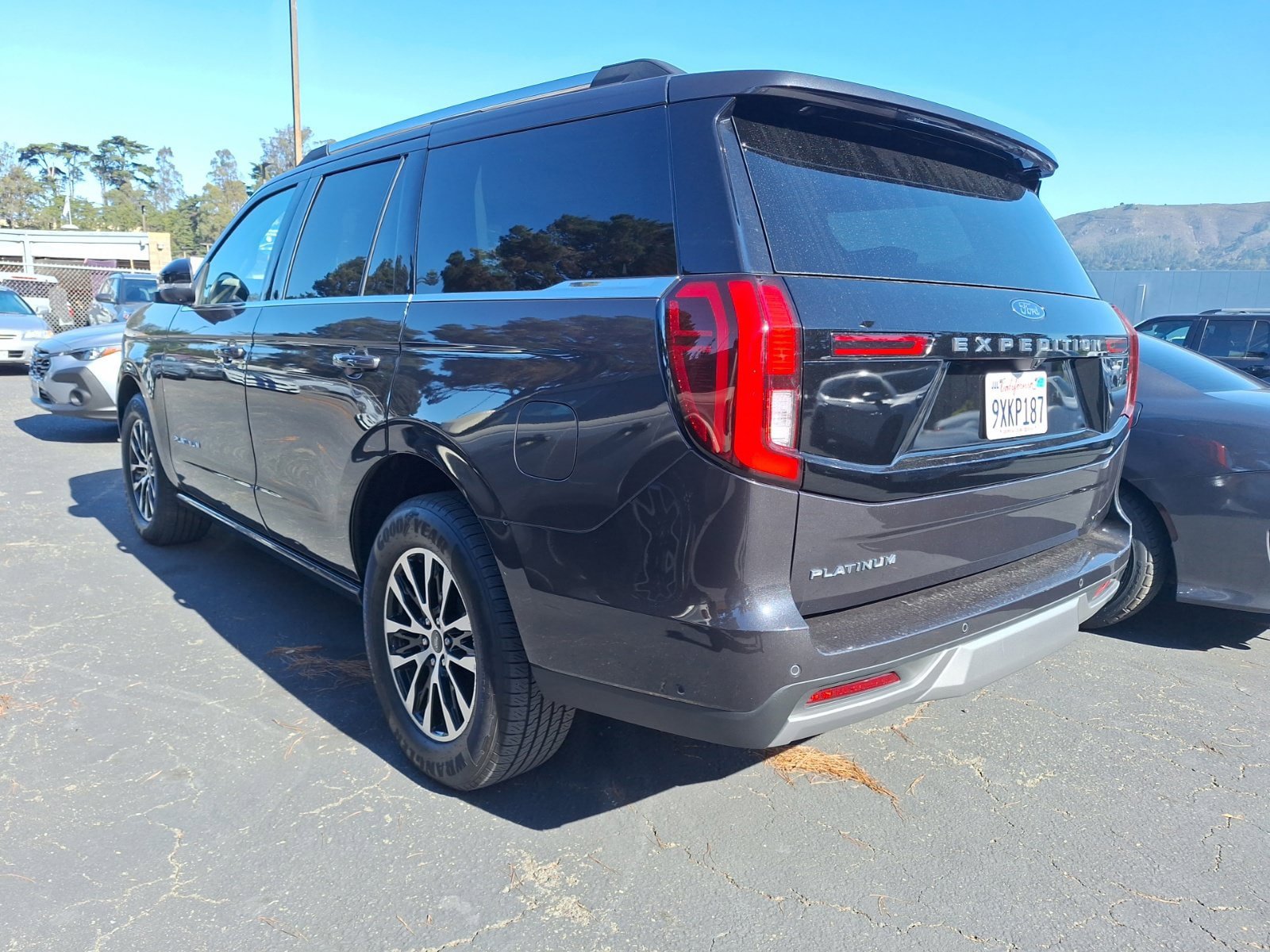 Certified 2025 Ford Expedition Platinum AWD/4WD image 6