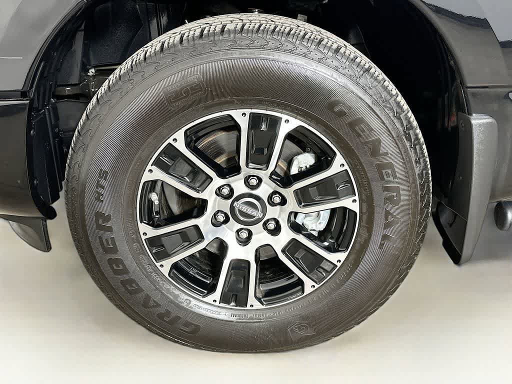 Used 2024 Nissan Titan SV w/ SV Convenience Package AWD/4WD image 8