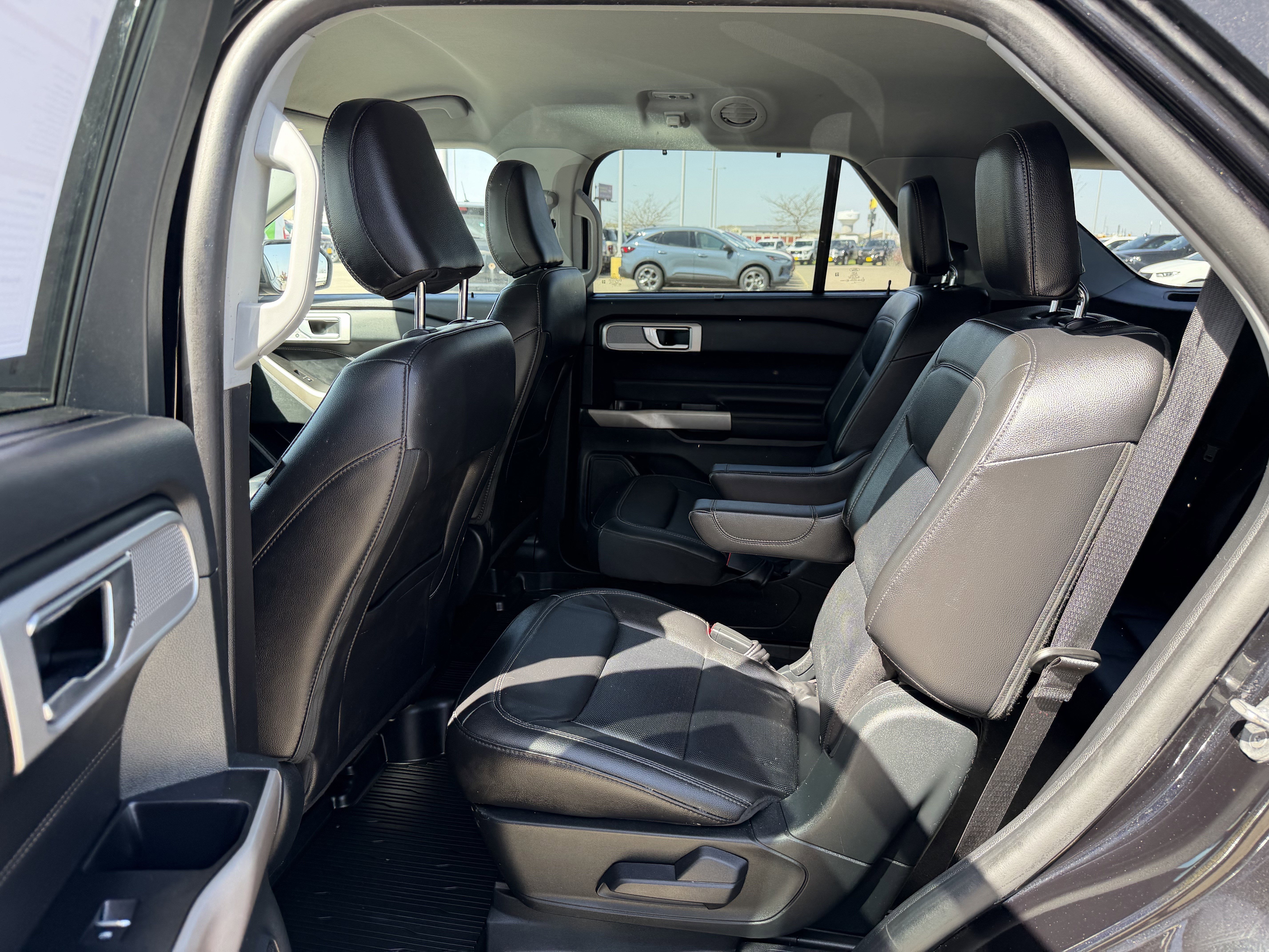 Certified 2023 Ford Explorer Limited w/ Class IV Trailer Tow Package AWD/4WD image 19