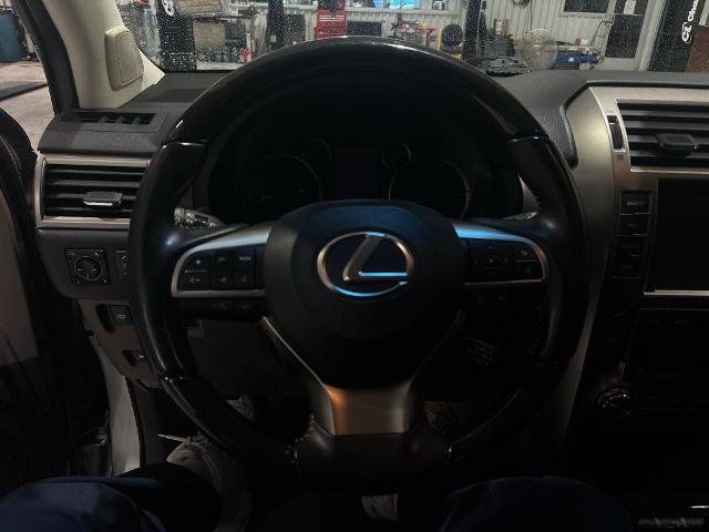 Used 2020 Lexus GX 460 Luxury w/ Accessory Package AWD/4WD image 13