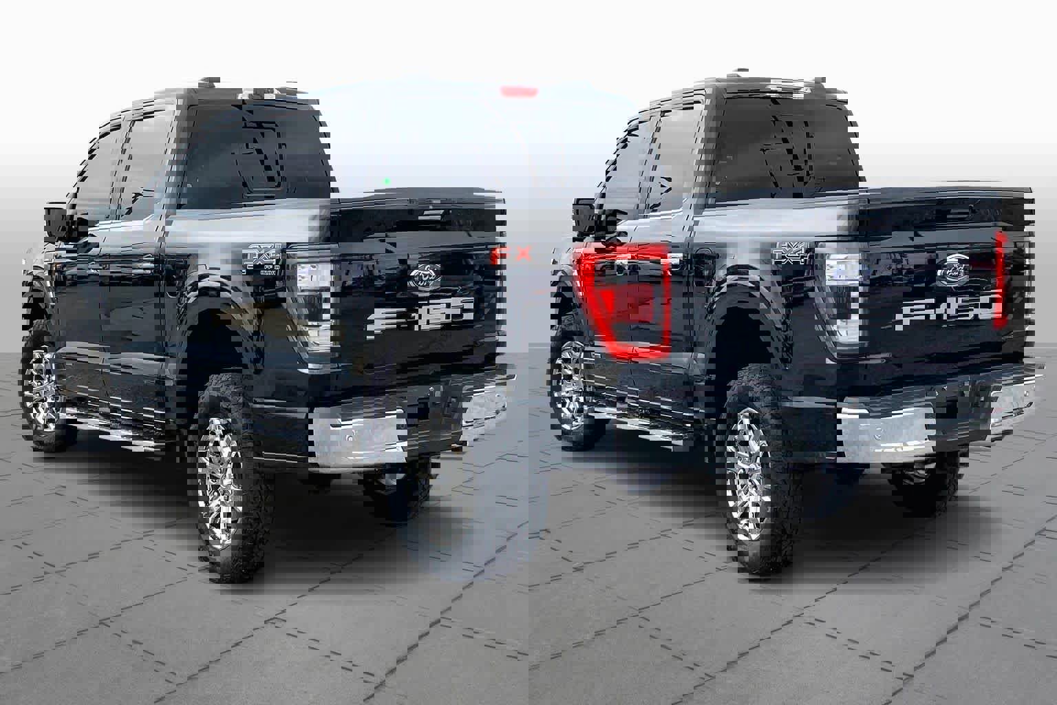 Certified 2023 Ford F150 Lariat w/ Trailer Tow Package image 4