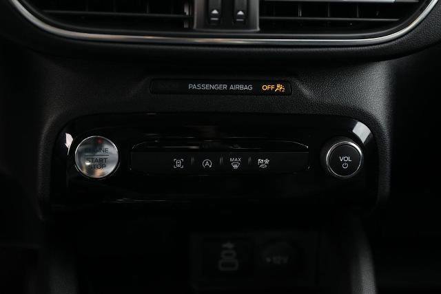 Certified 2025 Ford Escape Platinum image 37