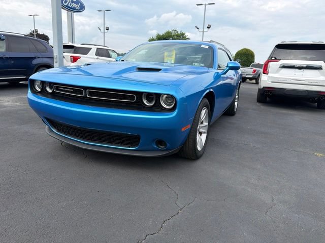 Used 2023 Dodge Challenger SXT RWD image 2