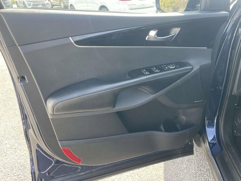 Used 2019 Kia Sorento EX w/ EX Touring Package image 17