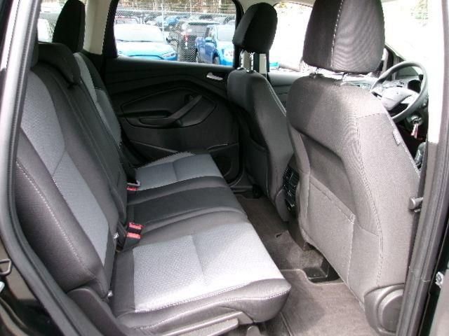 Certified 2017 Ford Escape SE w/ Equipment Group 201A image 9