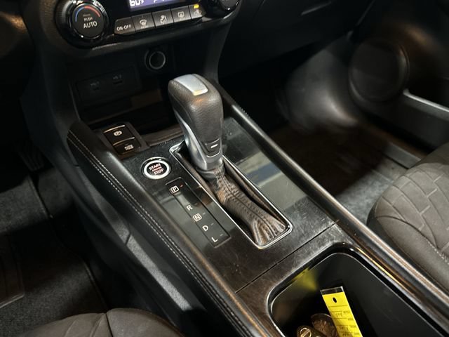 Used 2021 Nissan Kicks SV FWD image 27
