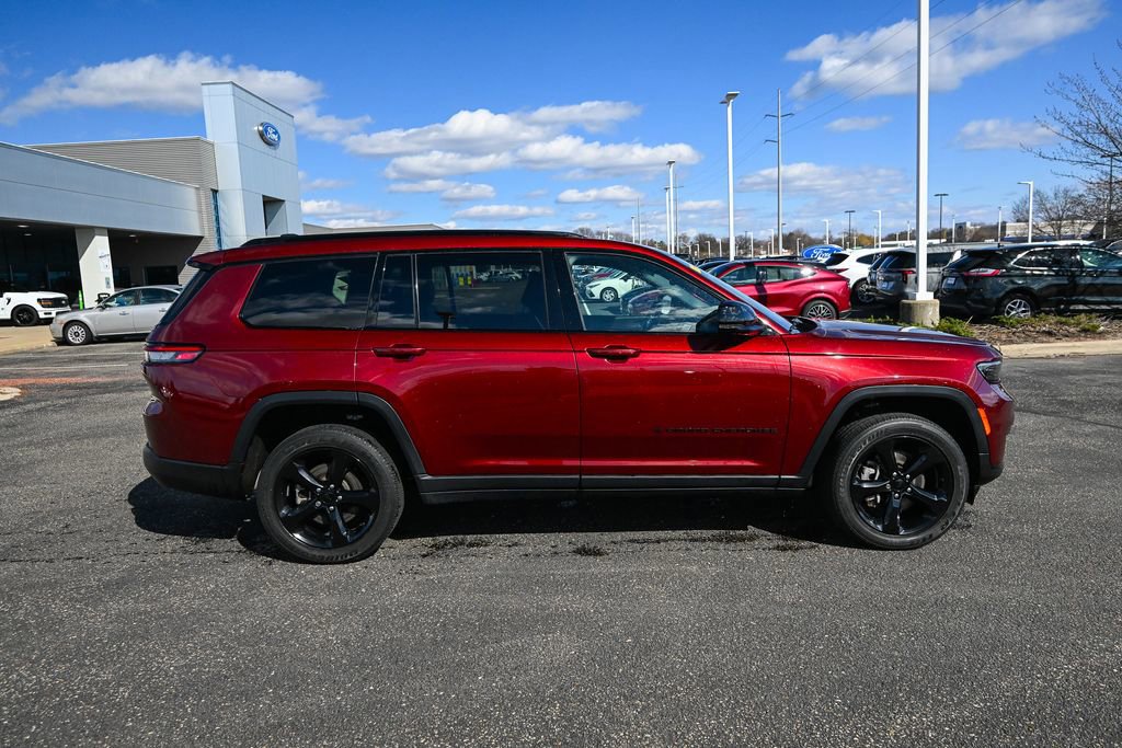 Used 2023 Jeep Grand Cherokee L Laredo AWD/4WD image 8