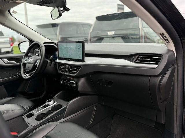 Certified 2025 Ford Escape Platinum AWD/4WD image 18