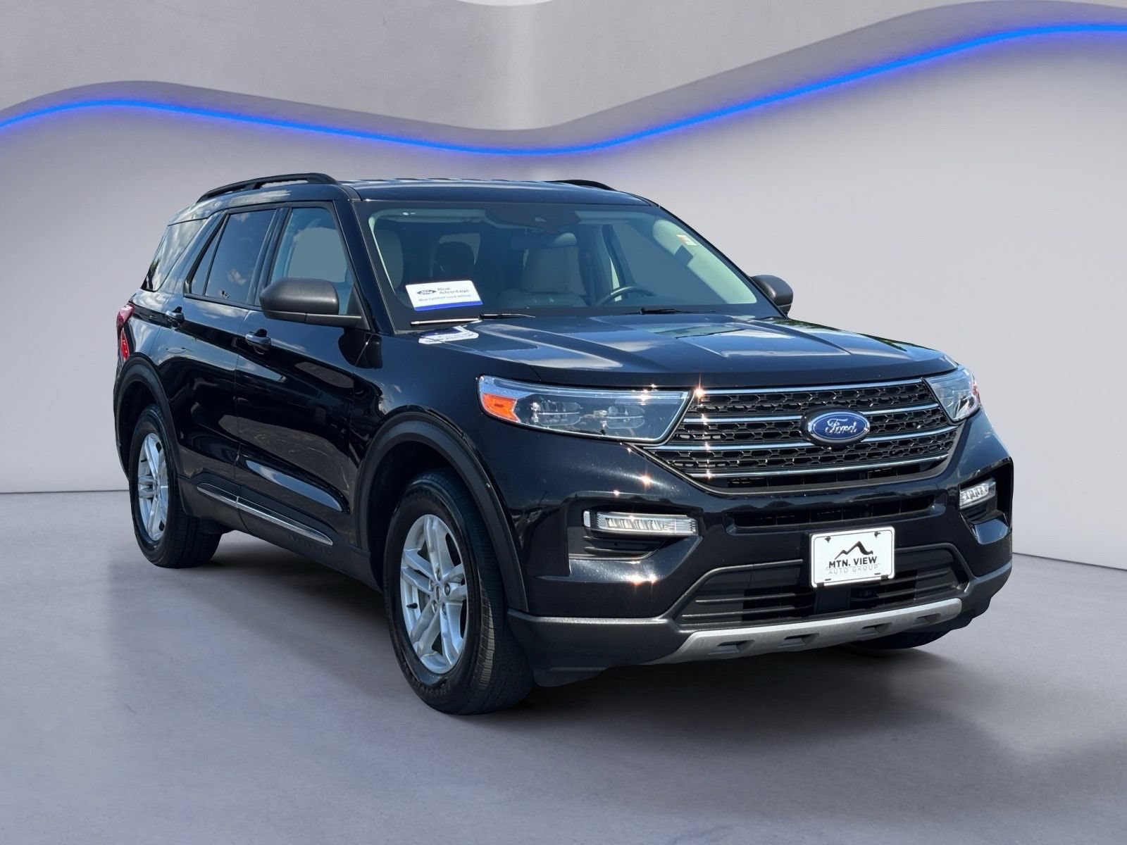 Certified 2023 Ford Explorer XLT w/ Equipment Group 202A AWD/4WD image 5