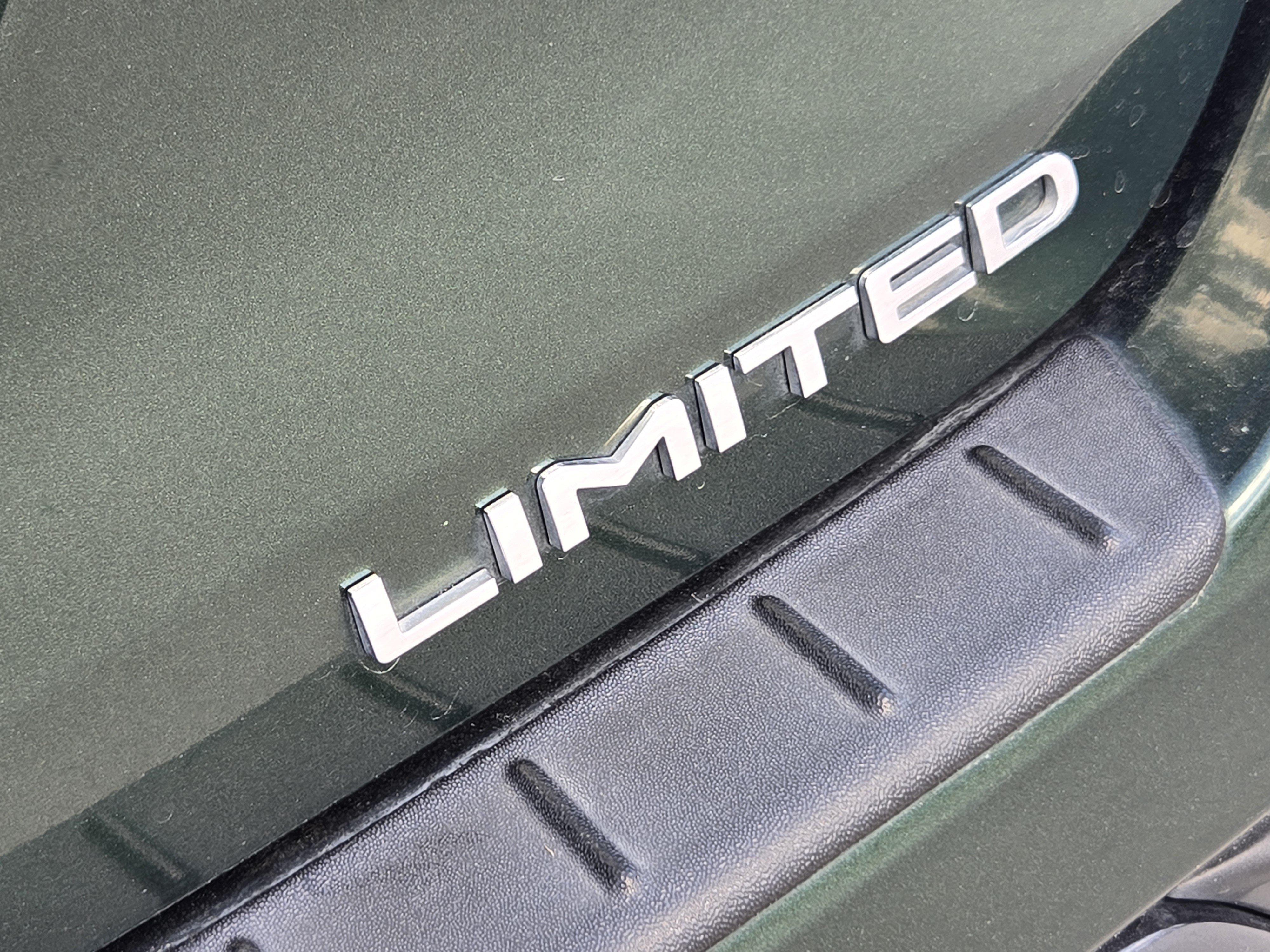 Used 2023 Toyota Highlander Limited FWD image 12