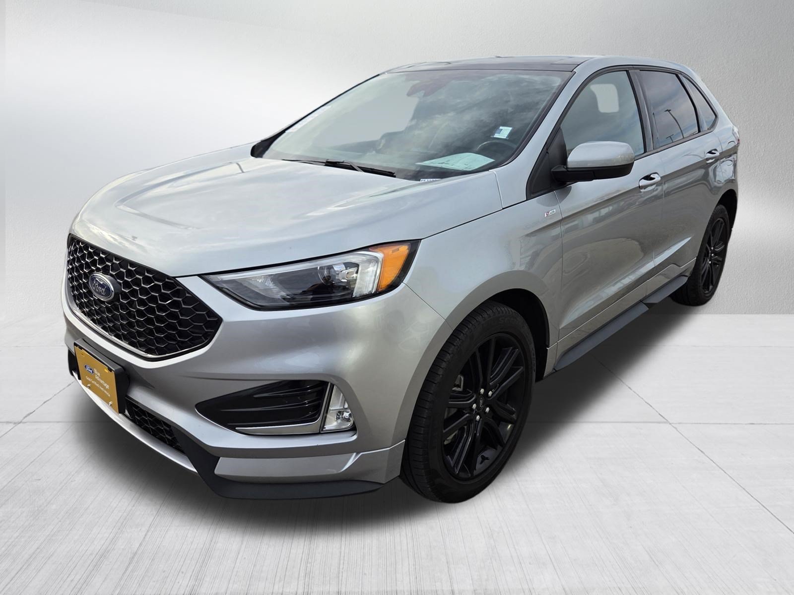 Certified 2024 Ford Edge ST-Line AWD/4WD image 3