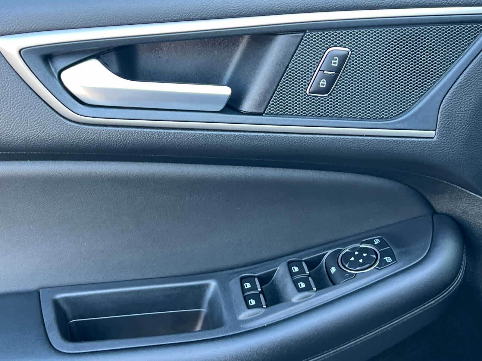 Certified 2024 Ford Edge SEL image 29