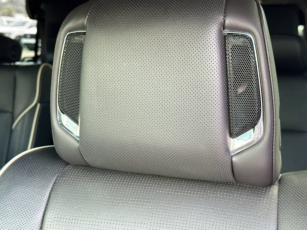 Used 2023 Cadillac Escalade Sport w/ LPO, ONYX Package RWD image 21