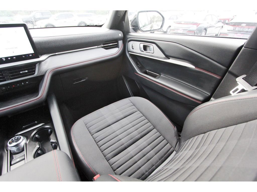 Certified 2025 Ford Explorer ST-Line RWD image 14