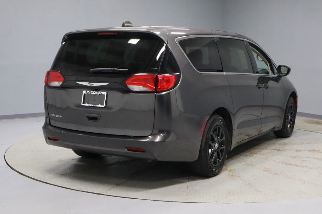 Used 2023 Chrysler Voyager LX FWD image 10