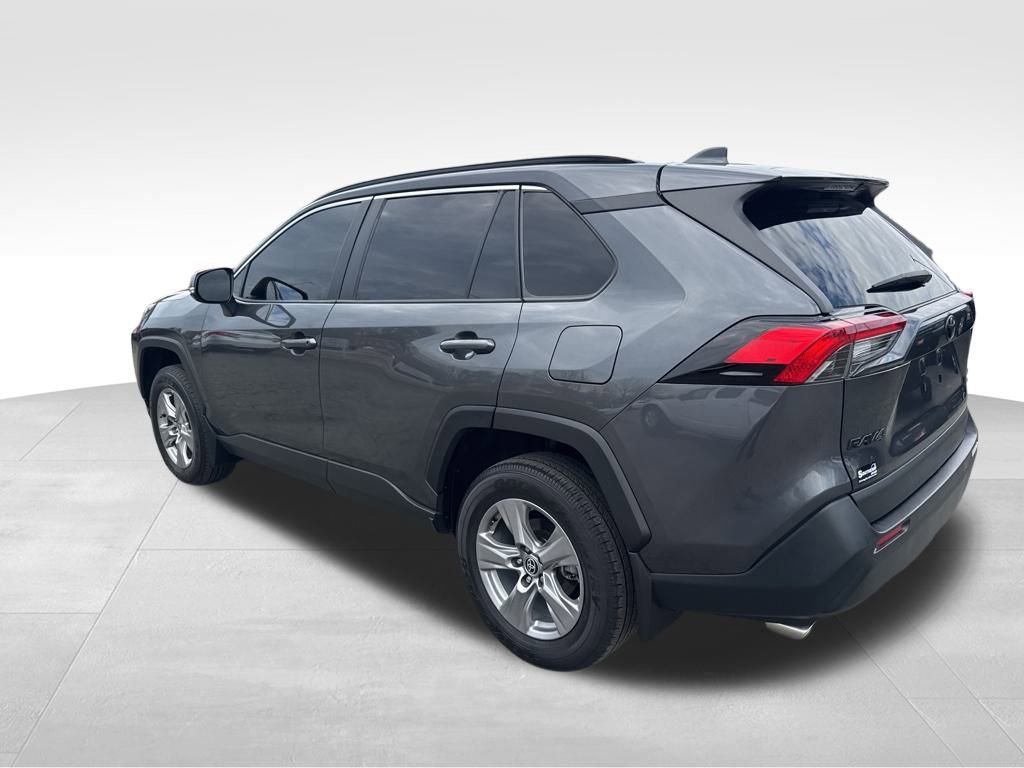 Used 2023 Toyota RAV4 XLE w/ Convenience Package image 3