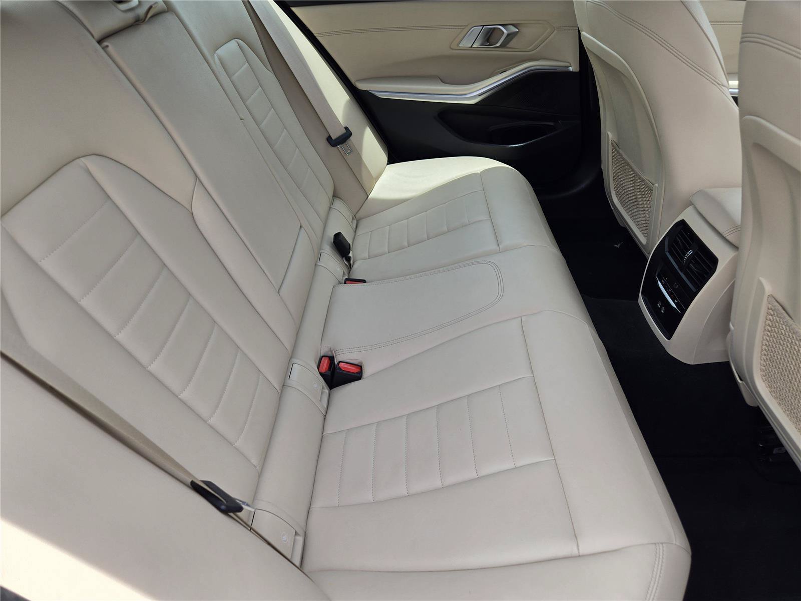 Used 2021 BMW 330i Sedan w/ Premium Package RWD image 29