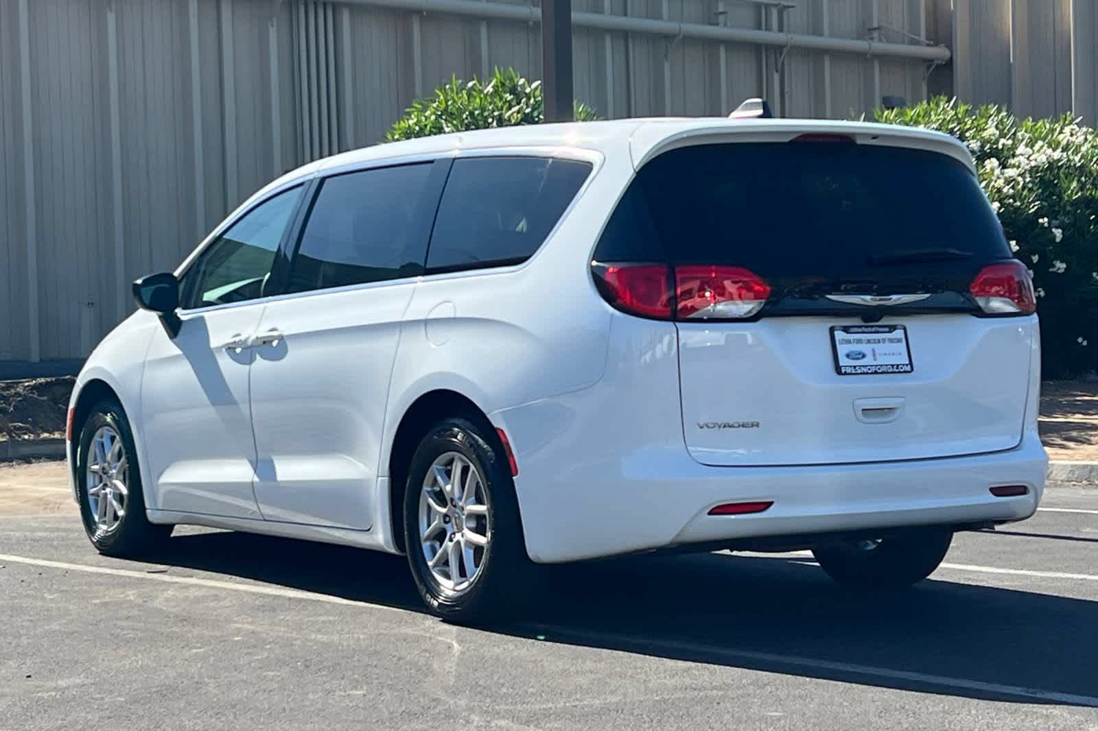 Used 2024 Chrysler Voyager LX FWD image 6