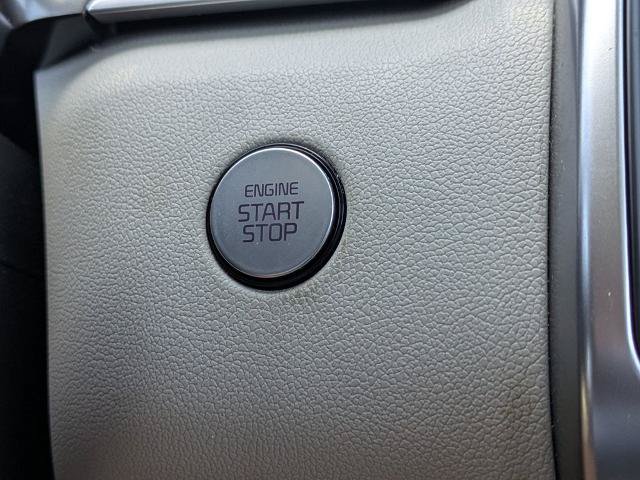 Used 2022 Kia Sorento S w/ Panoramic Sunroof Package FWD image 33