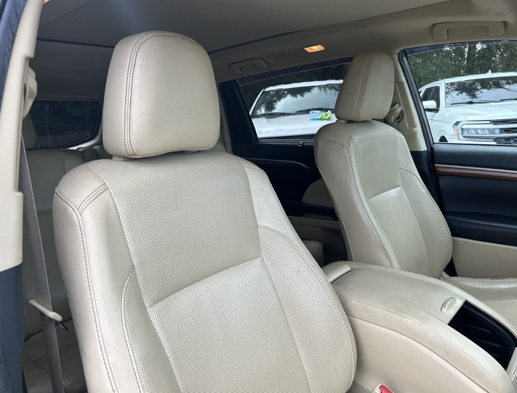 Used 2019 Toyota Highlander Limited Platinum FWD image 15