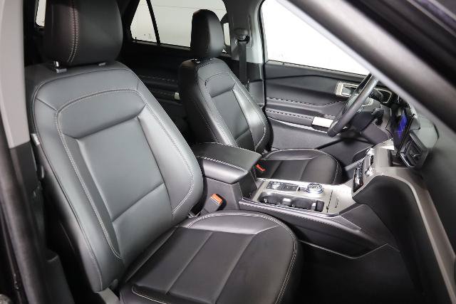 Certified 2024 Ford Explorer XLT w/ Equipment Group 202A AWD/4WD image 9