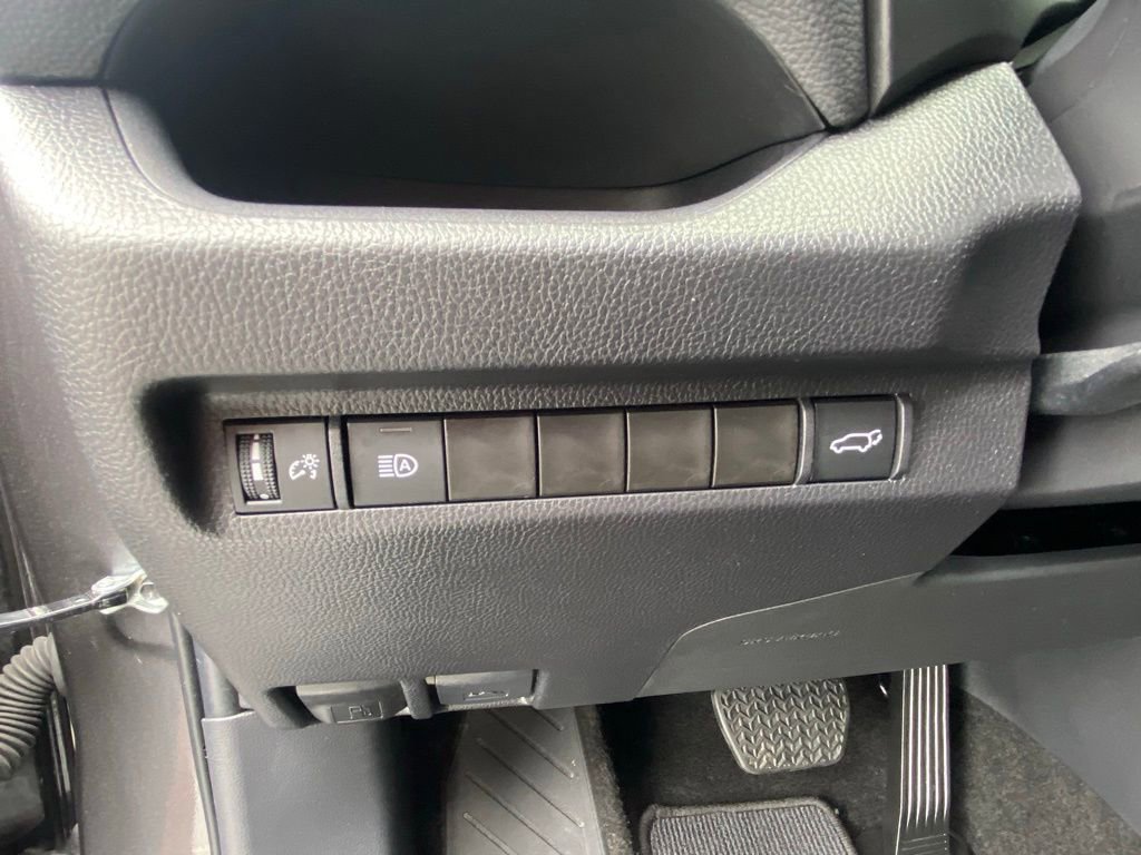 Used 2025 Toyota RAV4 XLE Premium FWD image 12