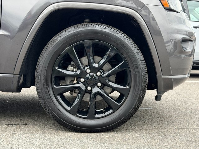 Used 2020 Jeep Grand Cherokee Altitude AWD/4WD image 27