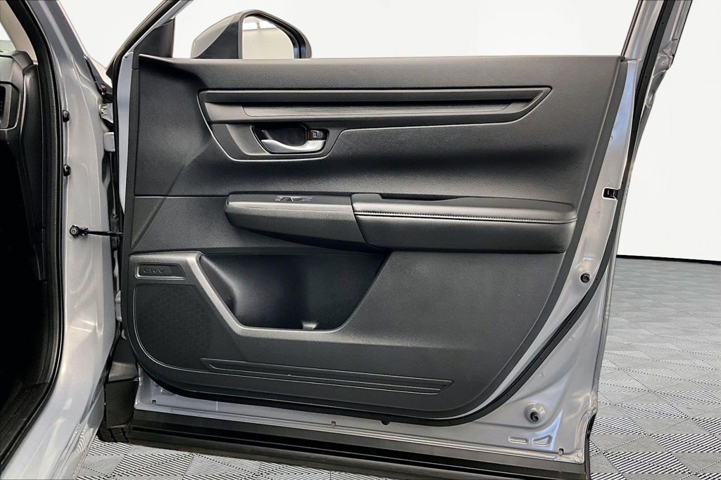 Used 2025 Honda CR-V LX image 24