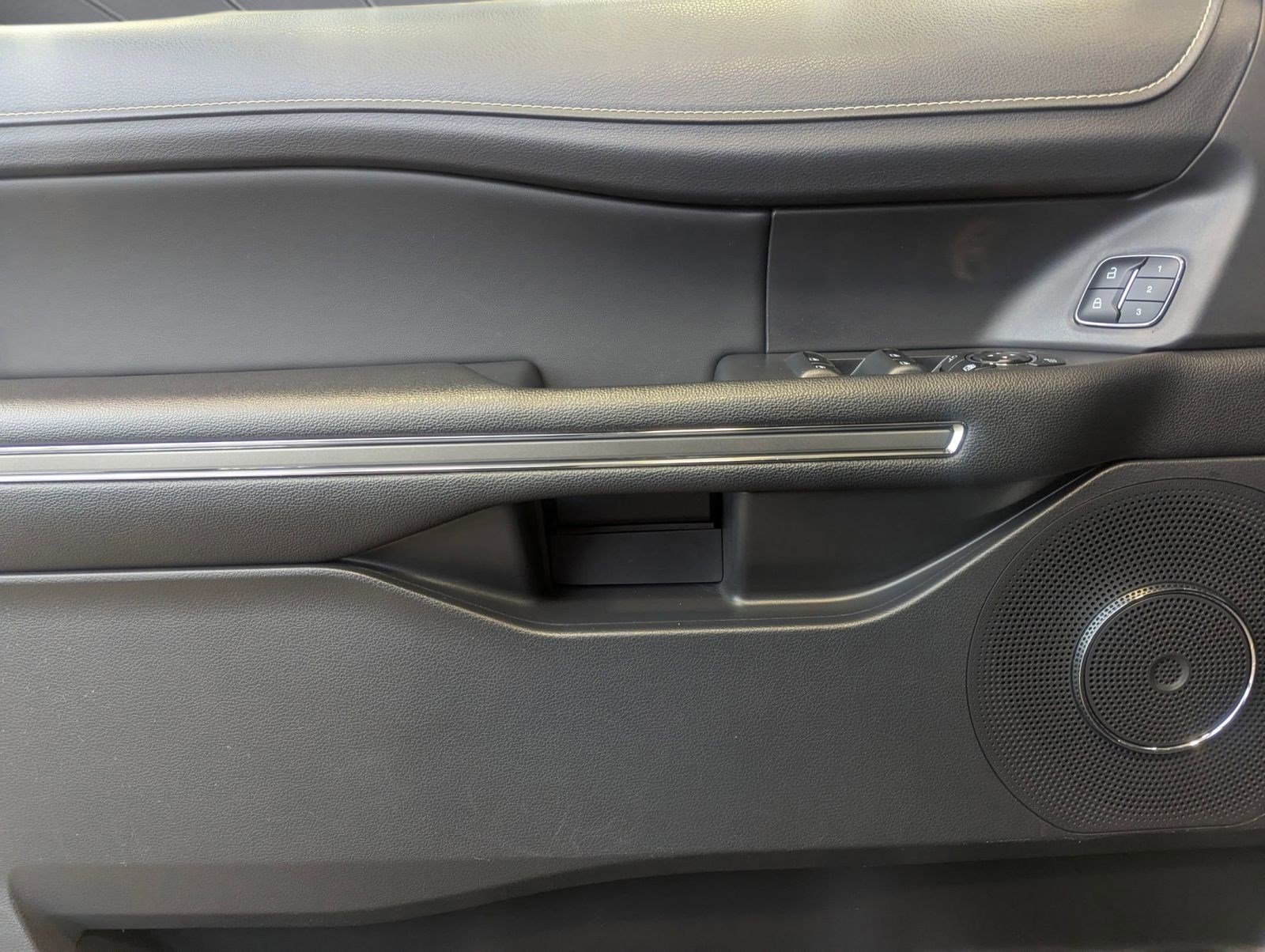 Certified 2023 Ford Expedition XLT image 13