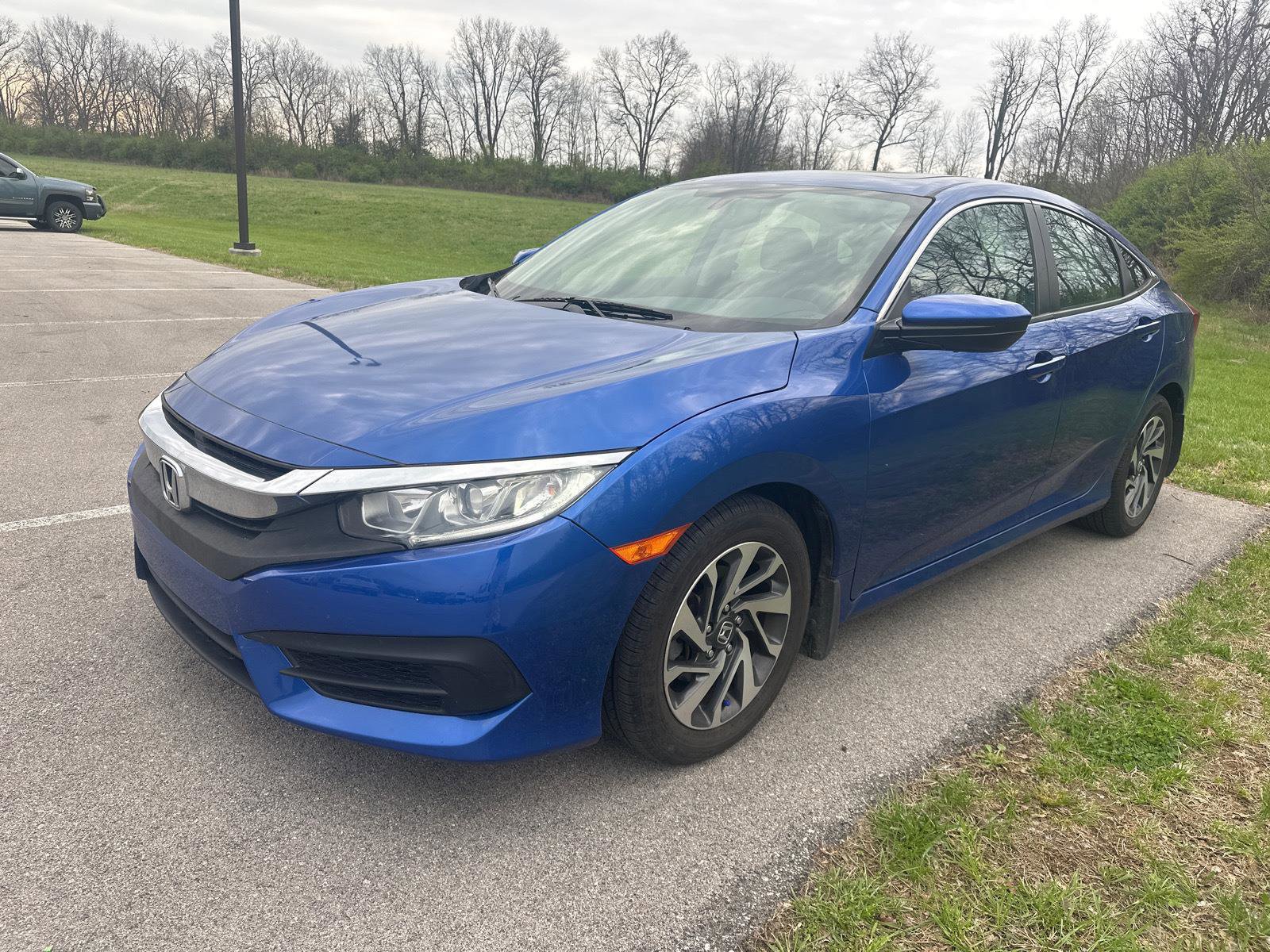 Used 2018 Honda Civic EX image 3