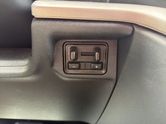 Certified 2025 Ford Expedition Active image 51