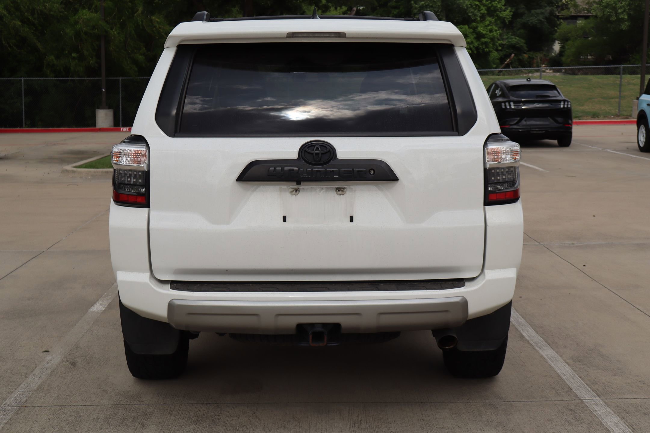 Used 2019 Toyota 4Runner TRD Off-Road Premium AWD/4WD image 4