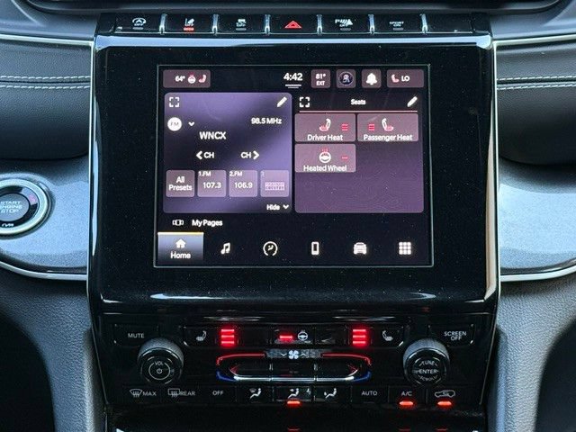Used 2023 Jeep Grand Cherokee Altitude AWD/4WD image 21