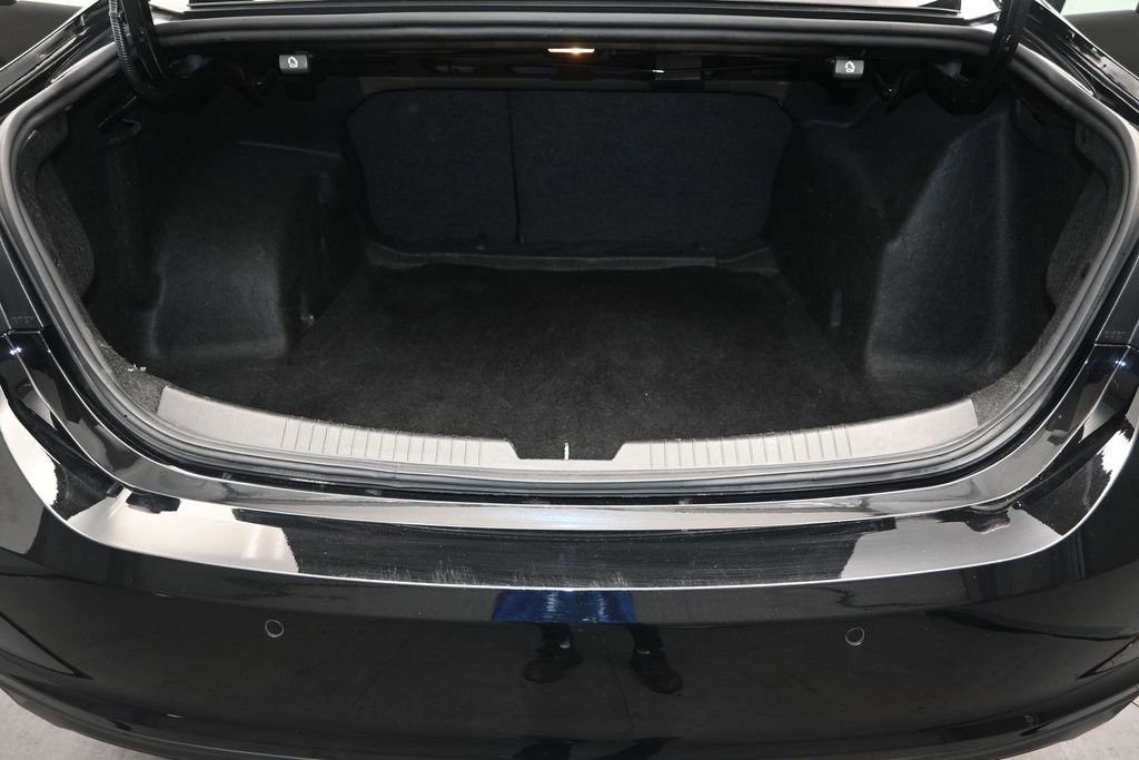 Used 2023 Chevrolet Malibu LT w/ Driver Confidence Package FWD image 11
