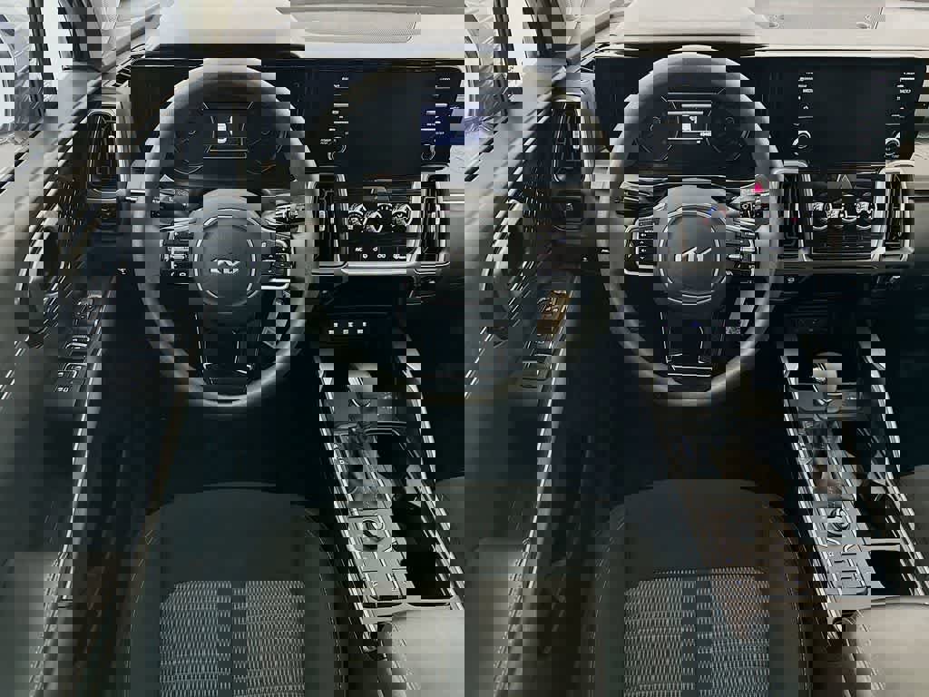 Used 2023 Kia Sorento LX image 13