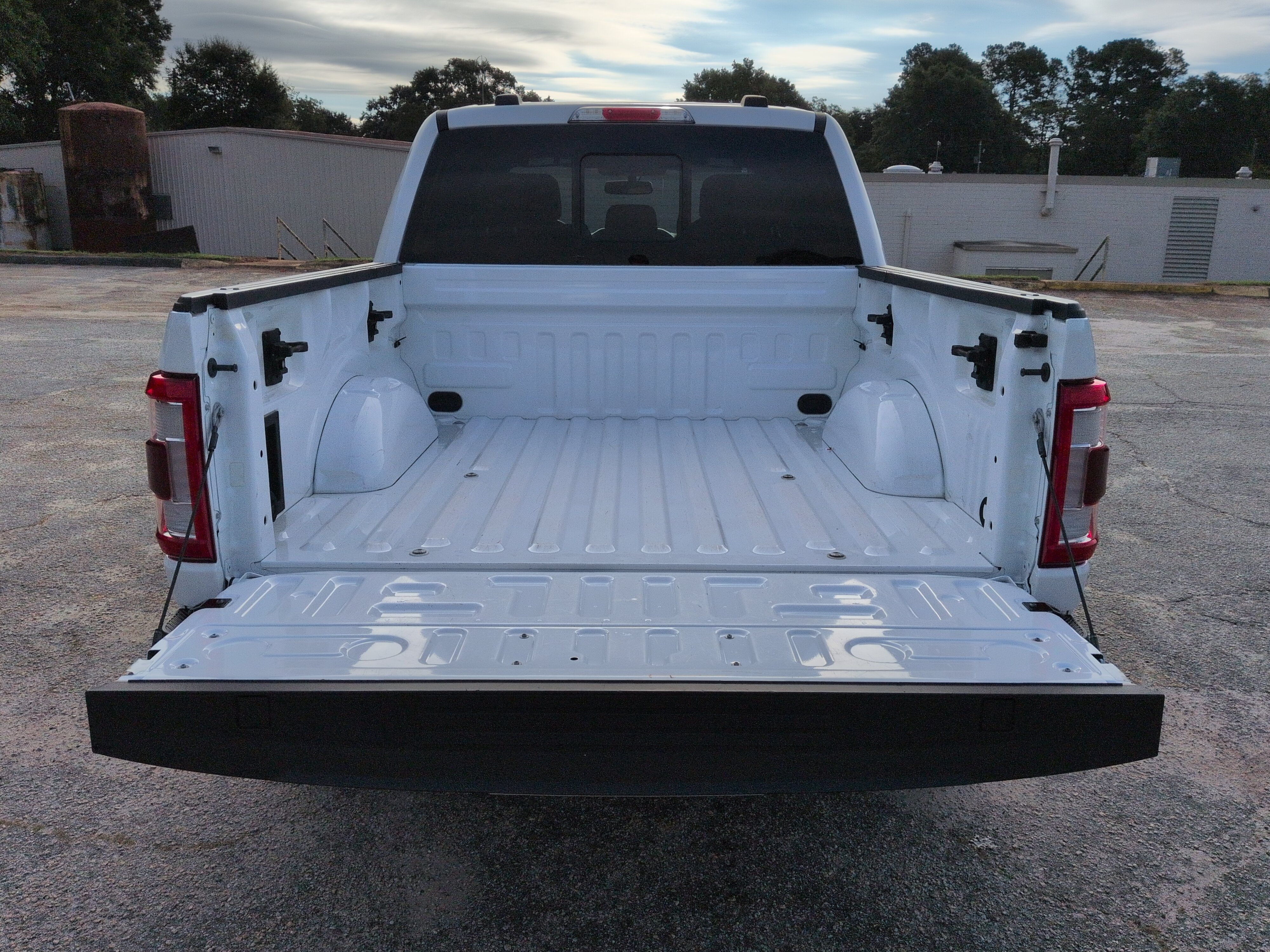 Certified 2022 Ford F150 Lariat w/ Equipment Group 502A High RWD image 11
