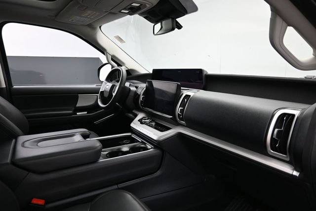 Certified 2025 Ford Expedition Active AWD/4WD image 34