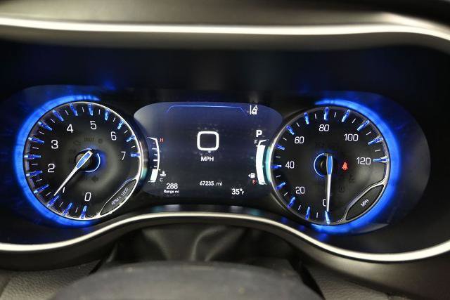 Used 2024 Chrysler Pacifica Touring-L FWD image 31