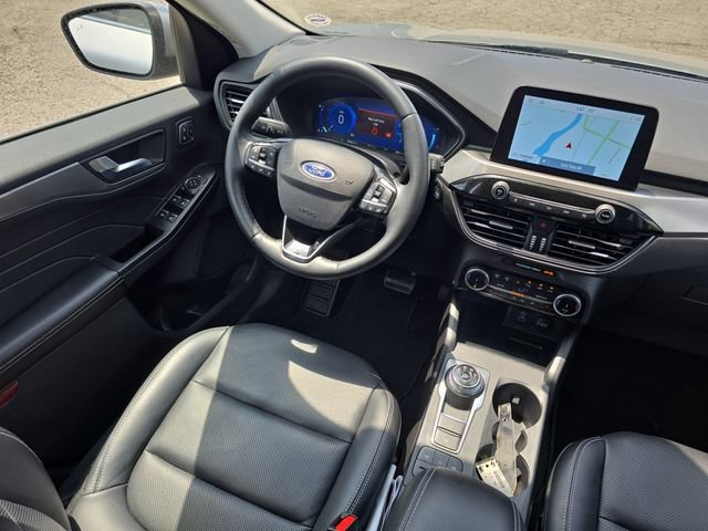 Certified 2022 Ford Escape Titanium AWD/4WD image 33