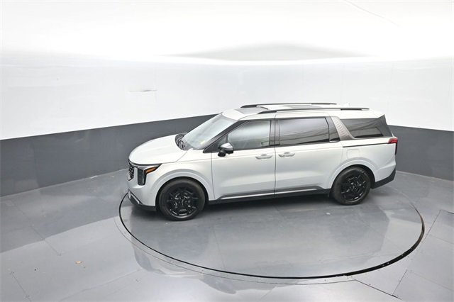 Used 2025 Kia Carnival SX Prestige image 18