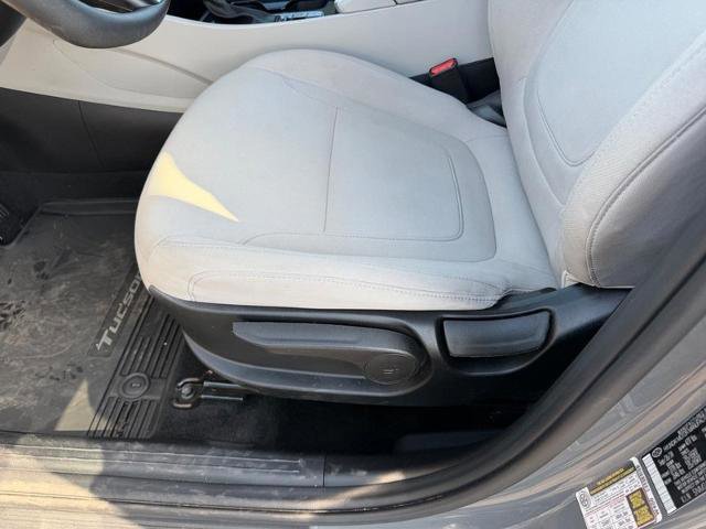 Used 2025 Hyundai Tucson SE image 19
