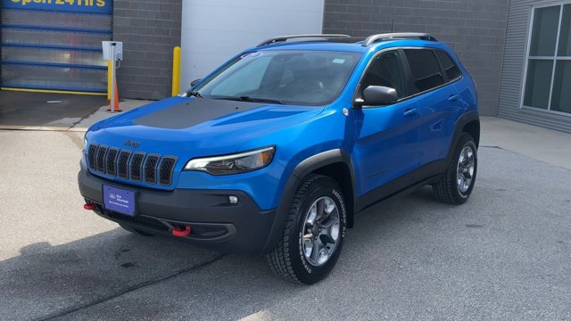 Used 2019 Jeep Cherokee Trailhawk AWD/4WD image 5