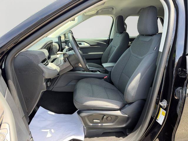 Certified 2025 Ford Explorer Active RWD image 24