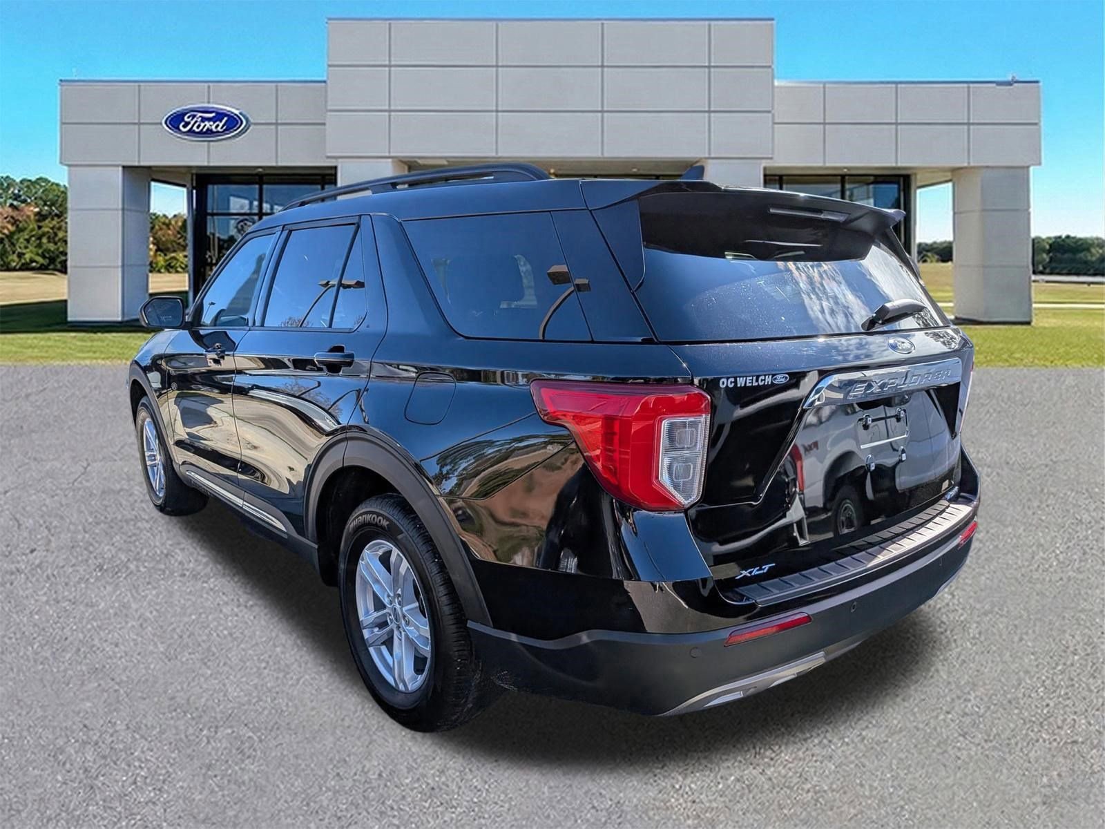 Certified 2023 Ford Explorer XLT w/ Equipment Group 202A image 3