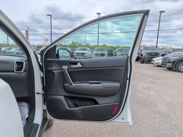 Used 2020 Kia Sportage LX w/ LX Popular Package AWD/4WD image 18