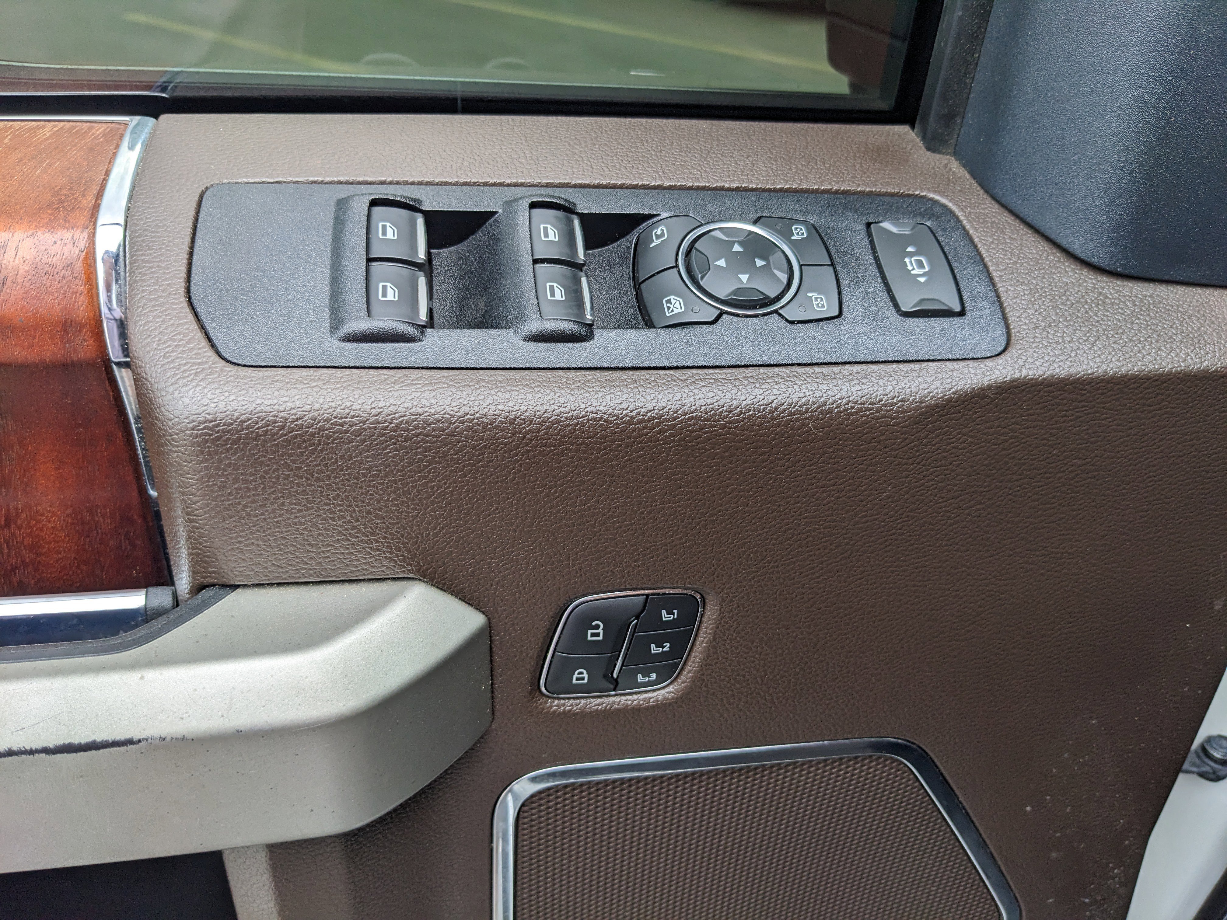 Certified 2022 Ford F350 King Ranch w/ Chrome Package image 18