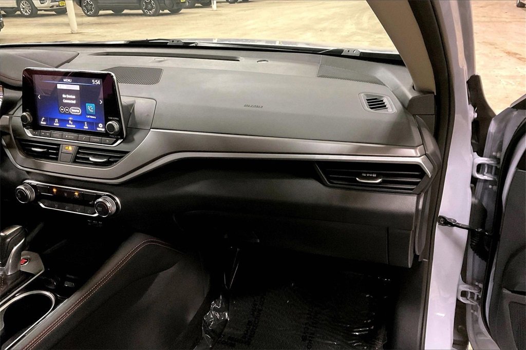 Used 2025 Nissan Altima 2.5 SR image 15